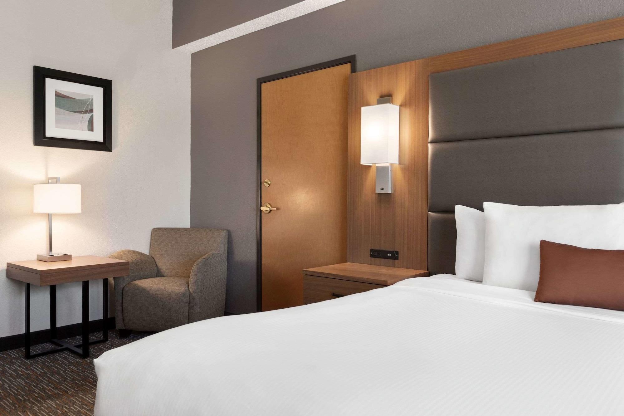 Wingate By Wyndham Cincinnati Blue Ash Buitenkant foto