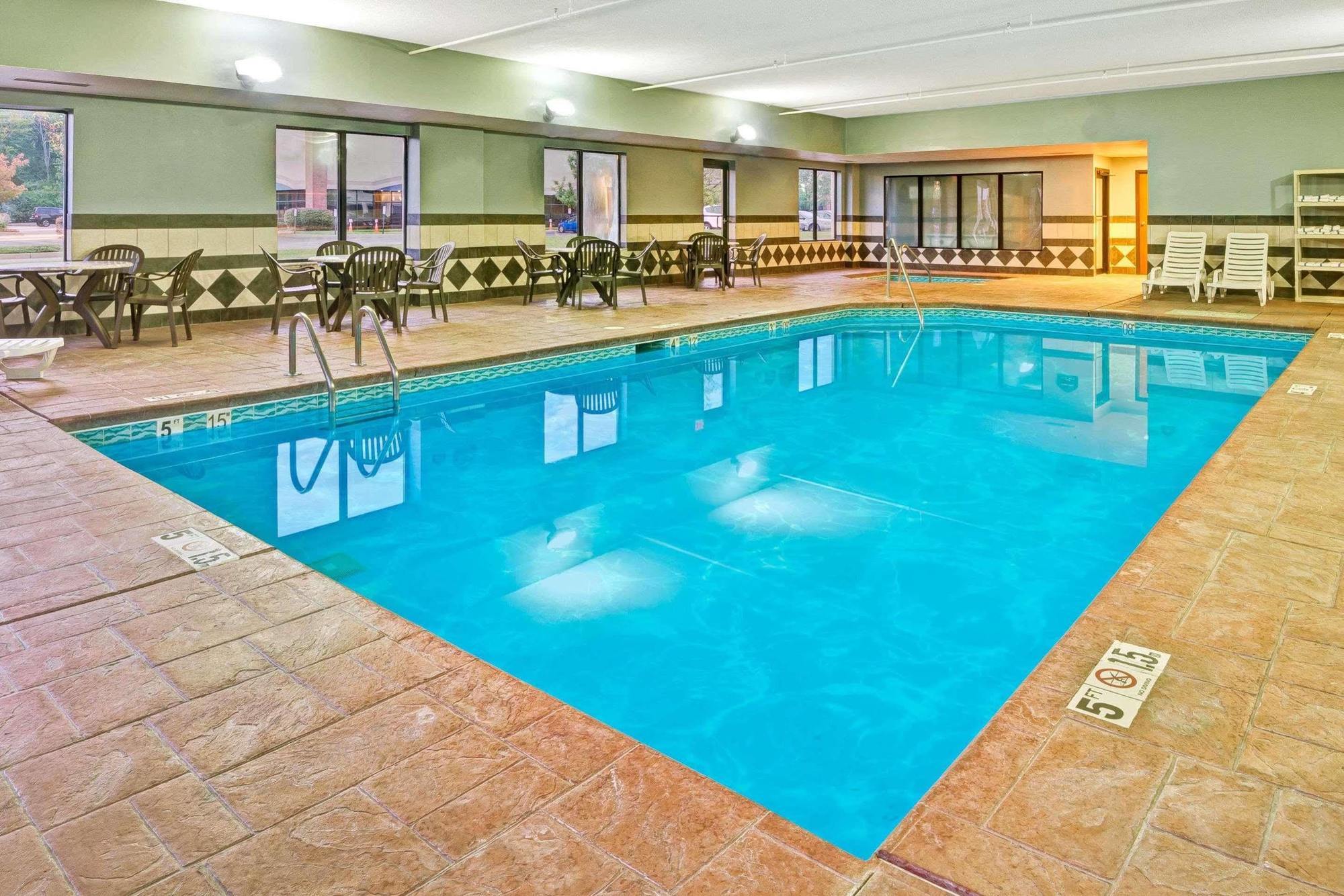 Wingate By Wyndham Cincinnati Blue Ash Buitenkant foto